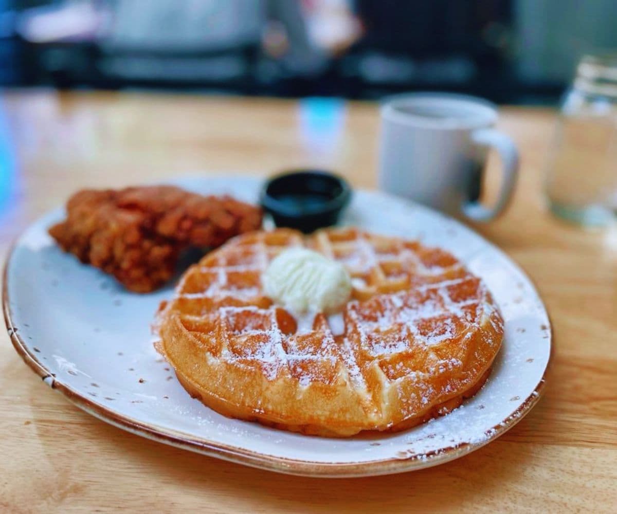 Why San Francisco Brunch Lovers Are Lining Up For This MOUTHWATERING Chicken & Waffles Spot