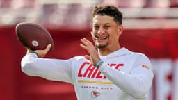 Chiefs Fans Have a Message for Patrick Mahomes ...