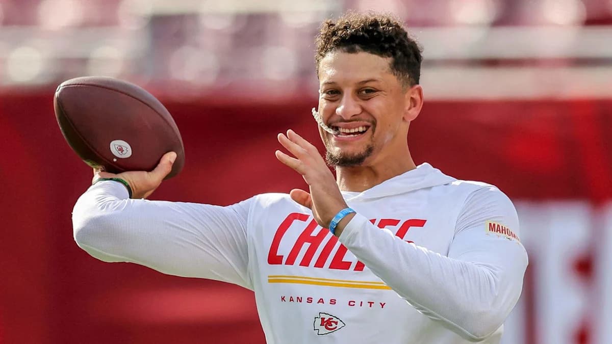 Chiefs Fans Have a Message for Patrick Mahomes ...