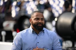 @AdamSchefter: The Atlanta Falcons are set to hire Jeff Scott as their Assistant GM, per source. Scott has worked a...