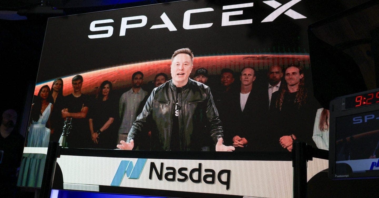 SpaceX Shares Extend Gains as Investors Push Valuation Above $2 Trillion