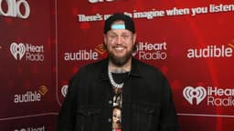 Jelly Roll Shaves Beard