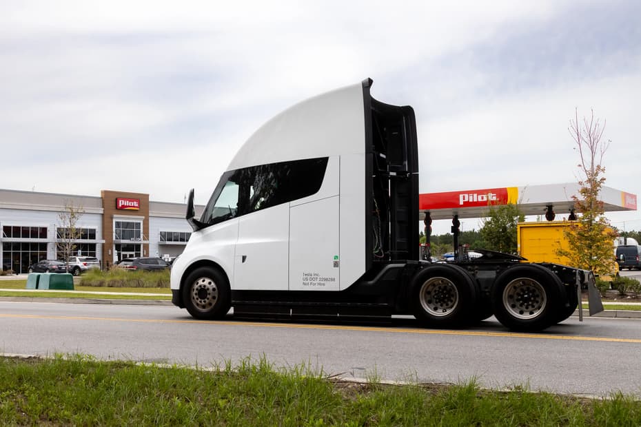 Pilot and Tesla Launch First Megacharger Site in the US