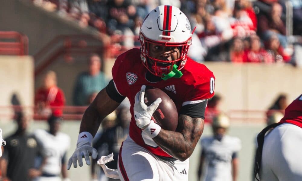 Miami's ground game powers RedHawks to second ...