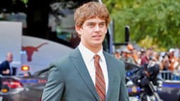 Texas QB Arch Manning Headlines