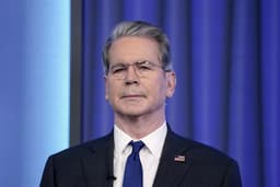 Trump Proposes $2,000 Tariff Checks