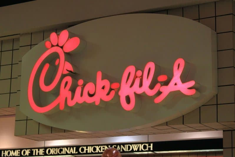 吃福來雞 中國學生求簽證好運「諧音哏」反映焦慮不安 | 美國綜合 | 美國 | 世界新聞網